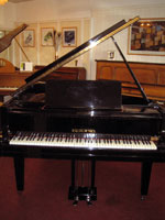 Estonis Grand Piano